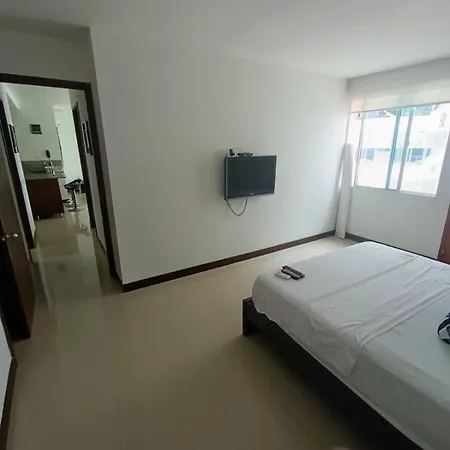 Edificio Acceso Directo Al Mar Primera Linea De Playa 2 Cartagena
