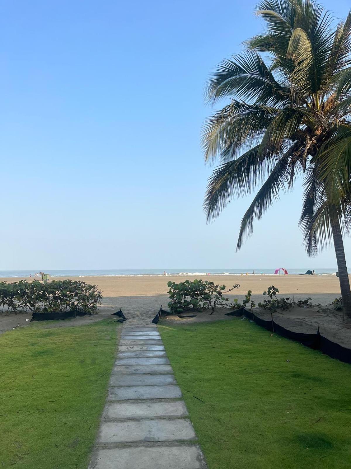 Edificio Acceso Directo Al Mar Primera Linea De Playa 2 *